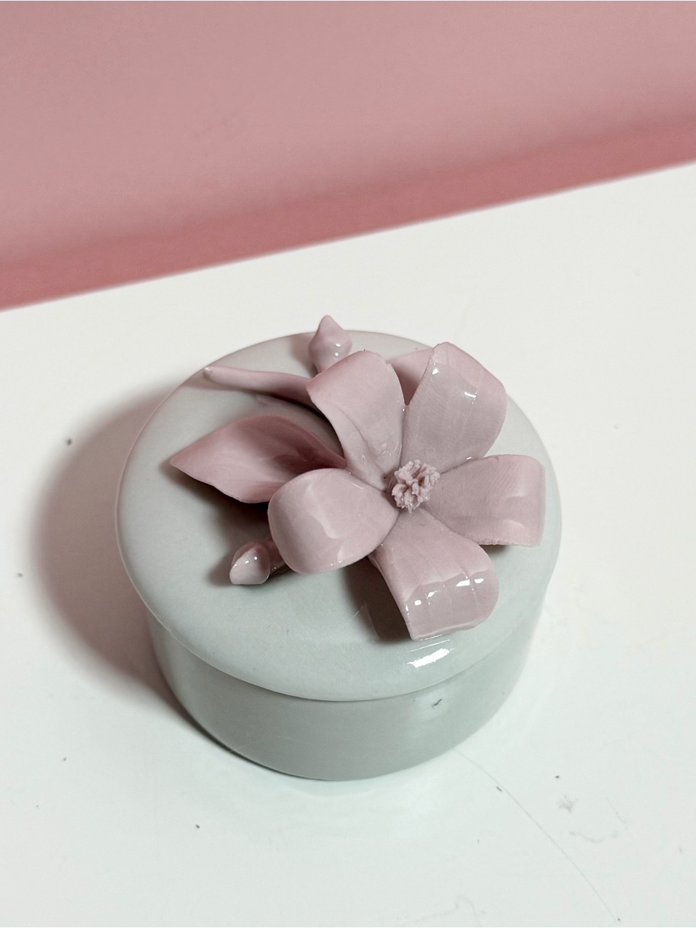 Vintage retro pastel baby pink ceramic flower trinket box
